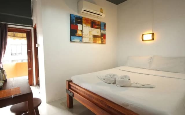 Hometel Hotel - photo 2