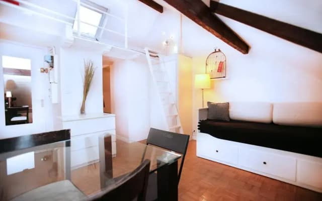 Lovely Marais Sudio with Mezzanine (94) - photo 4