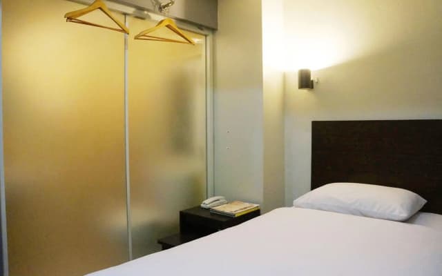 Win Hotel Blok M - photo 3