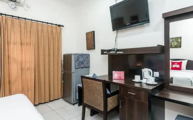 ZenRooms Seminyak Gunung Athena - photo 4