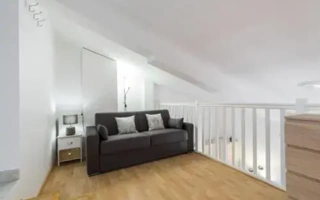 Massena Square - 1 Bdr Duplex With Ac - photo 4
