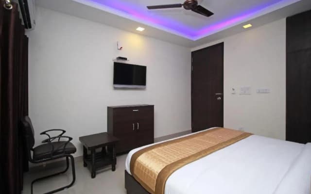 Fabexpress Tourist Palace - photo 2