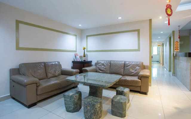 New Eastern Hotel - photo 2