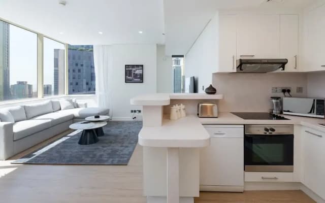Pristine Difc 2BR w Pool Gym - photo 5