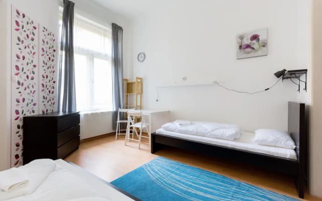 Budapest Apart-NAM-Queen Room - photo 4
