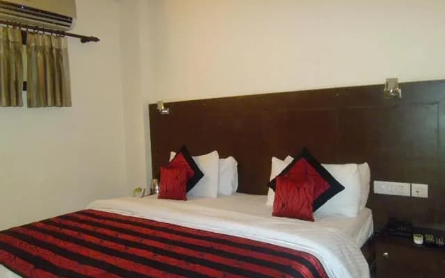 Hotel Breeze Inn - photo 4