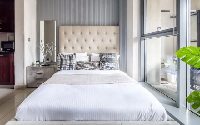 Spacious + Functional Studio Apt in Downtown Dubai - photo 2