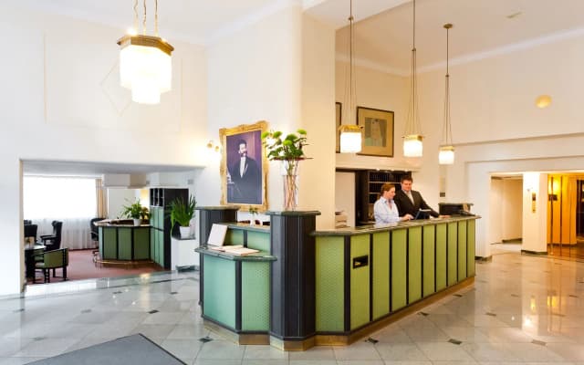 Hotel Johann Strauss - photo 2