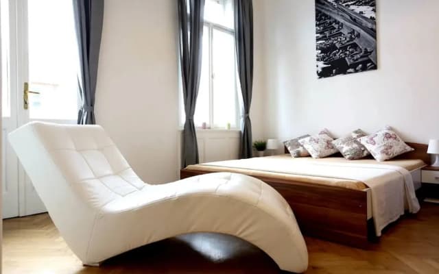 Large Wenceslas Square Apartment - photo 2