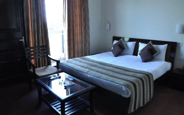 Golden Palm Suites - photo 5