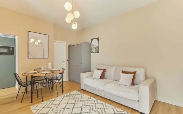 Bright Modern Studio Near the Seine Paris 16 - photo 4