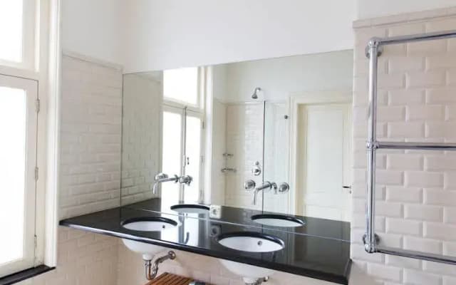 House Management Group Marnix Suites – House - photo 3