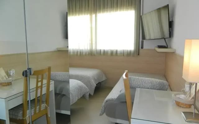 Hostal House - photo 4