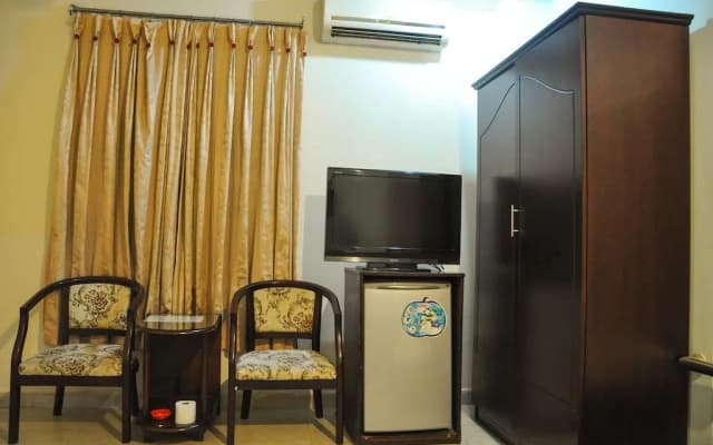 Navi Hotel Etown - photo 4