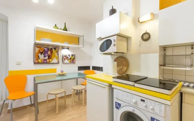 Schönes 2-Zimmer-Apartment in Kollwitzplatz-Nähe - photo 2