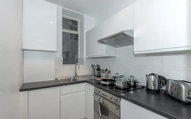 Brompton Road Private Apartment - photo 3