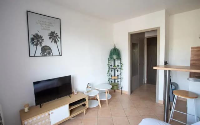 Nice Studio with balcony in quiet residence close to all amenities - photo 5