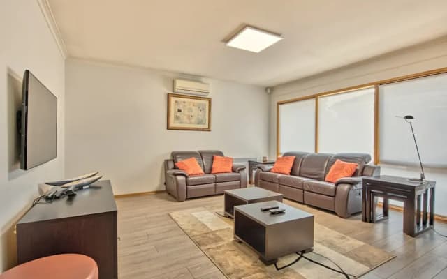 Spacious family home St Kilda - photo 2