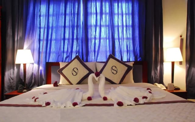White House Hotel - photo 5