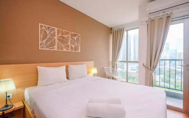 Nice and Elegant Studio at Ciputra World 2 Apartment - photo 2