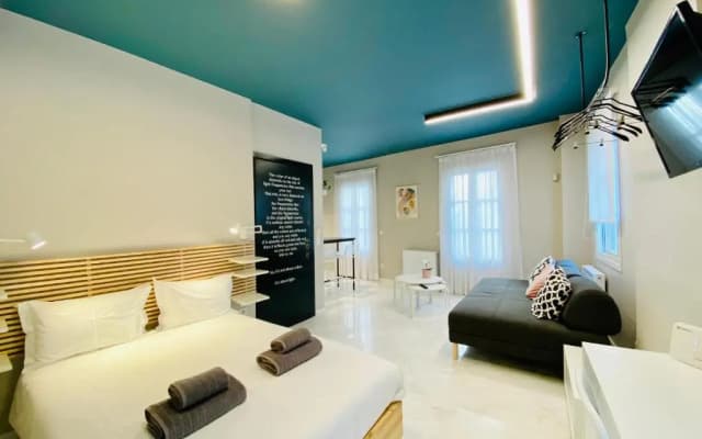 Syntagma Square: Amazing Cozy Studio - Whale - photo 2