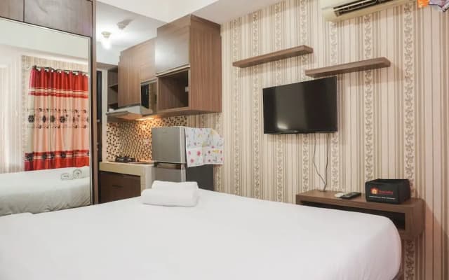 Cozy Living Studio Apartment At Belmont Residence Near Puri - photo 5