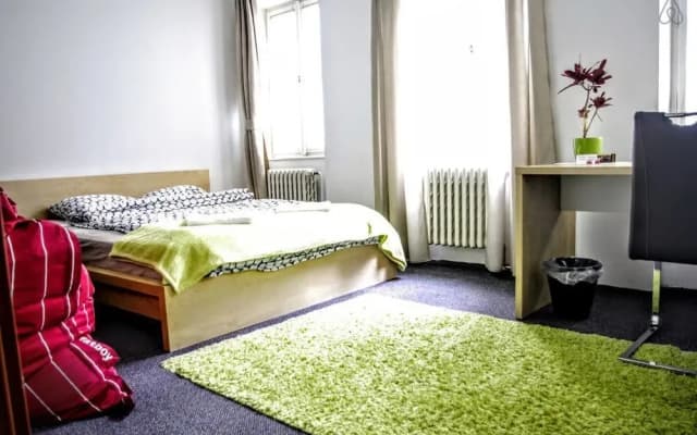 Quiet Courtyard Apartment - photo 4