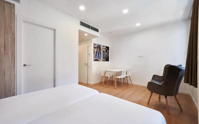 Aparthotel Augusta Barcelona - photo 3