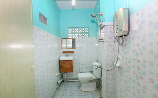 OYO 90048 Damika Hotel - photo 5