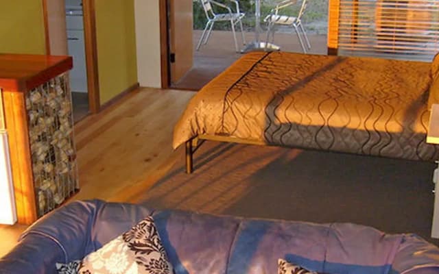 Valley Farm Vineyard Cottages - photo 2