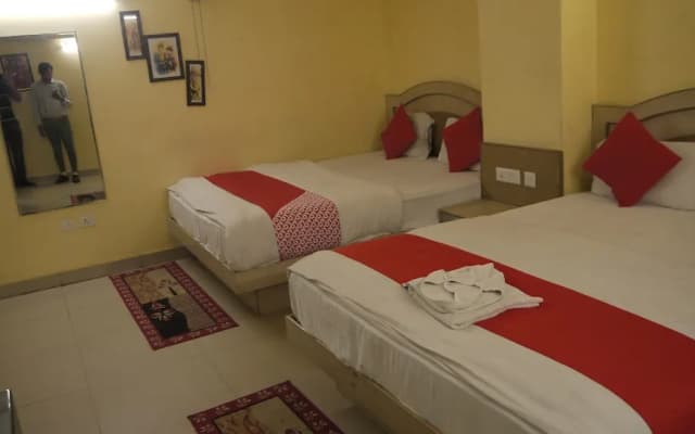 Hotel Durga Deluxe - photo 3
