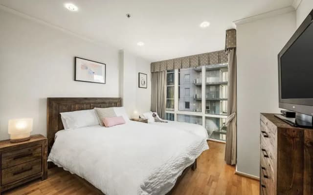 3 Bedroom Inner City Penthouse - photo 5