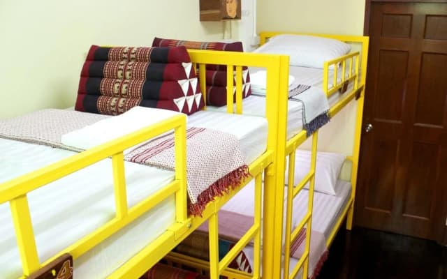 Baan Bovorn Khaosan Hostel - photo 4