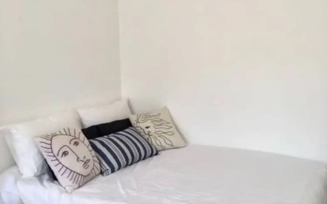 Modern Studio In Paris With Balcony - photo 3