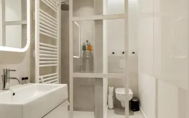 Space and Style in The Heart Of Budapest w 2BR&2BT - photo 2