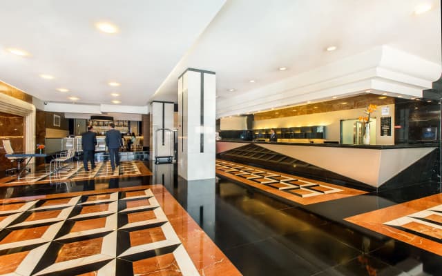 SANA Metropolitan Hotel - photo 2