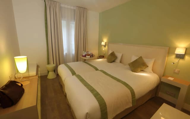Kyriad Paris 18 - Porte de Clignancourt - Montmartre - photo 5
