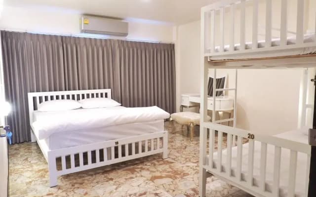 Esse Hostel - photo 2