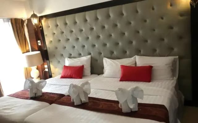 @42 Residence - photo 3