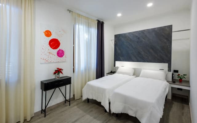 Crossroad Hotel - photo 3