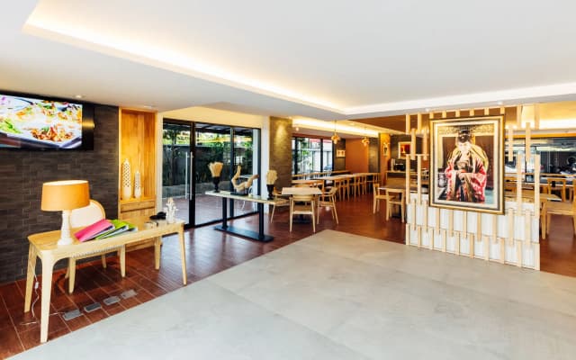 Baron Residence Bangkok - photo 2