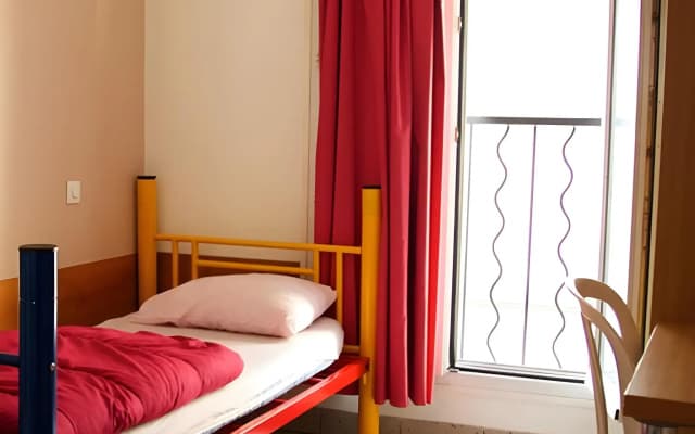 Bastille Hostel - photo 5