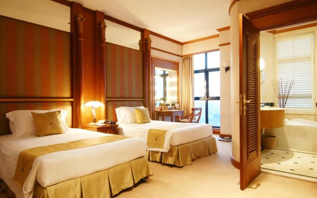 Grand Diamond Suites Hotel - photo 2