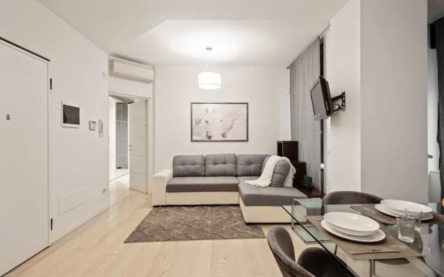 Broletto a - photo 4