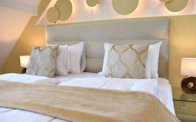 Hillside Premium Apartments - photo 5