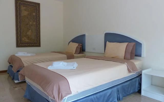 Emerald Palace Executive Residences - photo 5