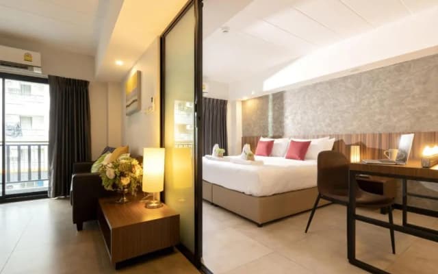 The Home Hotel - photo 3