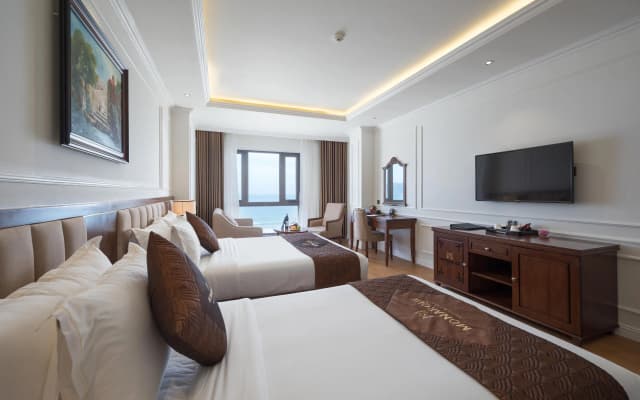 Monarque Hotel - photo 4