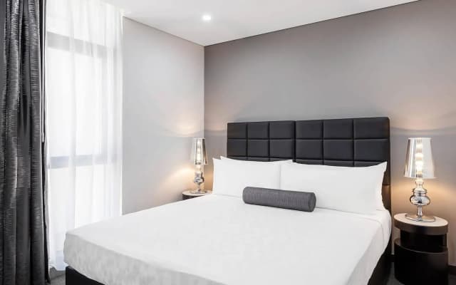 Meriton Suites Chatswood - photo 3