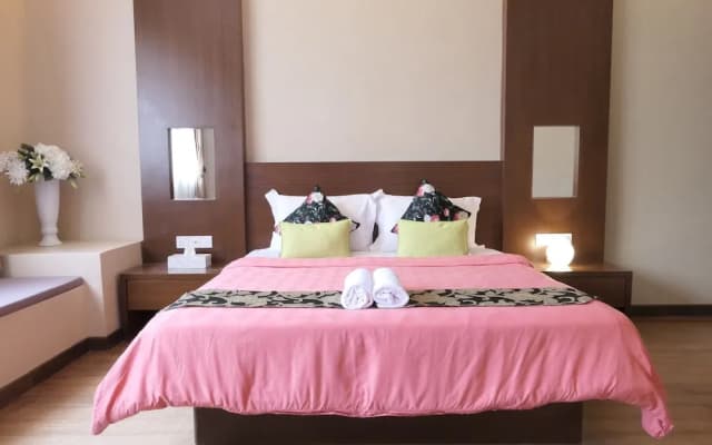 Gurney 4 Plus 1 Bali Style Tranquil Villa - photo 4